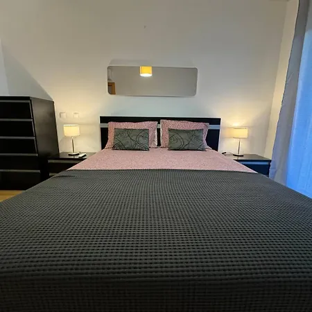 Fantastic 2 Bedroom Near Appartamento Portimão
