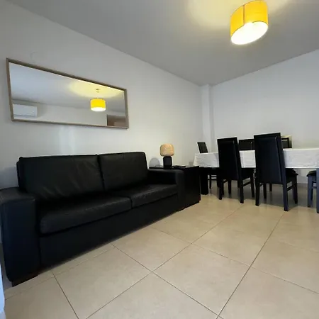 Fantastic 2 Bedroom Near Appartamento