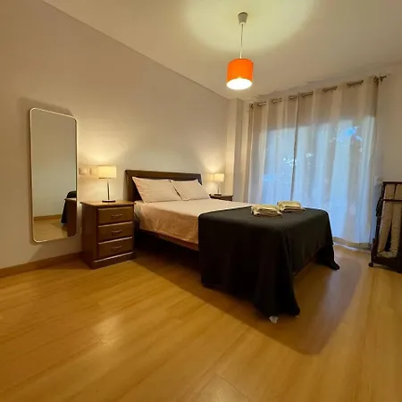 Fantastic 2 Bedroom Near *
